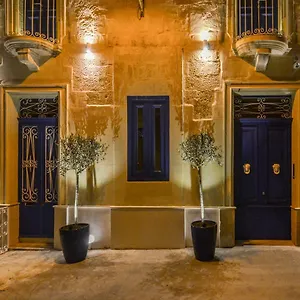 https://senglea-suites.qawrahotelsmalta.org